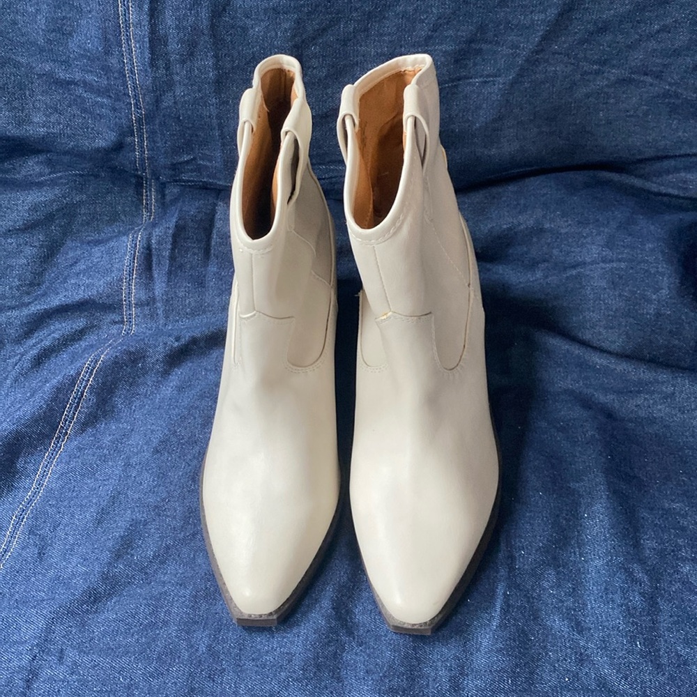 Off white boots great condition see photos
